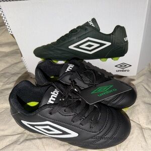 New in box Umbro Finale Soccer Cleats little kids sz 12